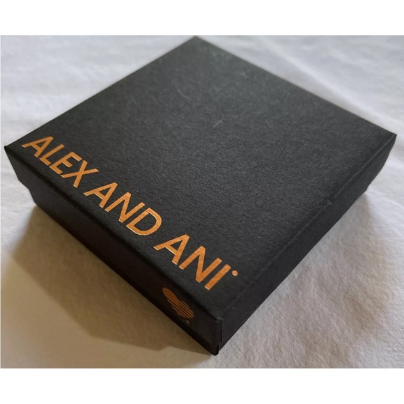 Alex and Ani Adjustable Unbreakable Love Lock Necklace in Silver up to 28” NWT - Picture 5 of 5